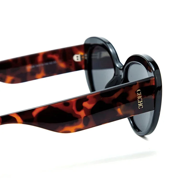 CH Fashion Style Women's Trendy Sunglasses  Multifunctional Sunscreen UV Protection Eyewear Unique Classic Brand Beach Sun Glas
