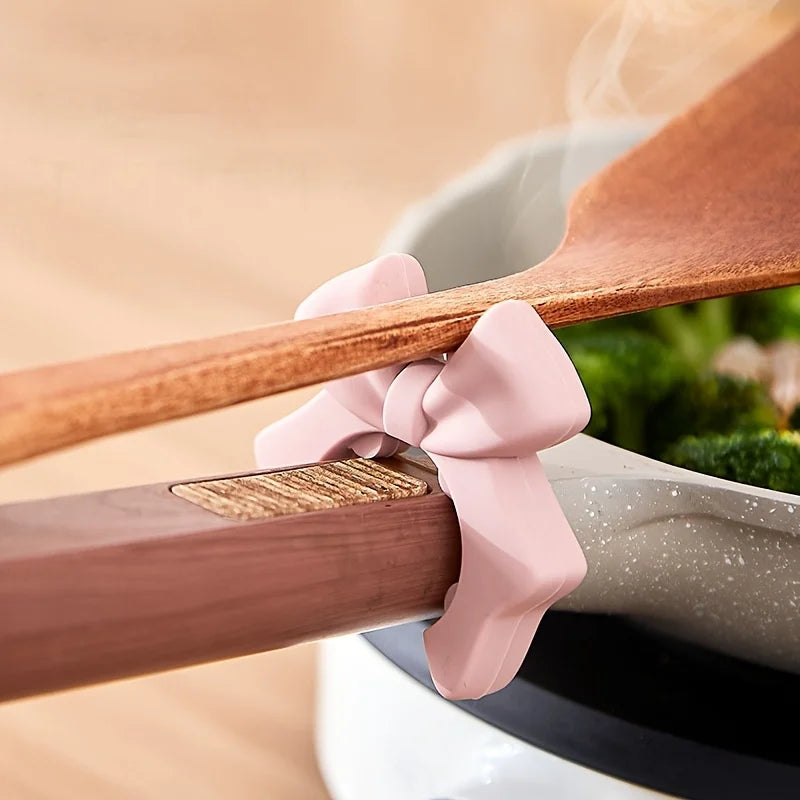 Bow Silicone Spatula Rack Multi-function Pot Clip Bowknot Anti Scalding Overflow Spatula Holder Spoon Rests Kitchen Gadgets