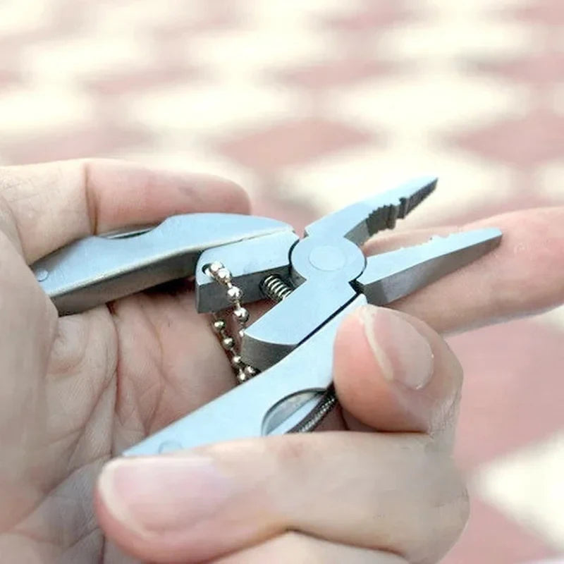New【Stainless Steel Outdoor Portable Multitool Pliers Knife Keychain Screwdriver Tools Mini Pliers Herramientas Multi Tool】
