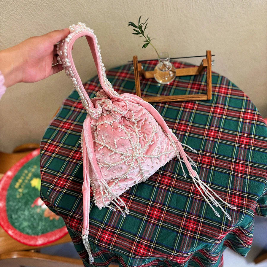 New Chinese hand-woven fringed beaded snowflake velvet bucket banquet bag temperament sweet underarm messenger bag