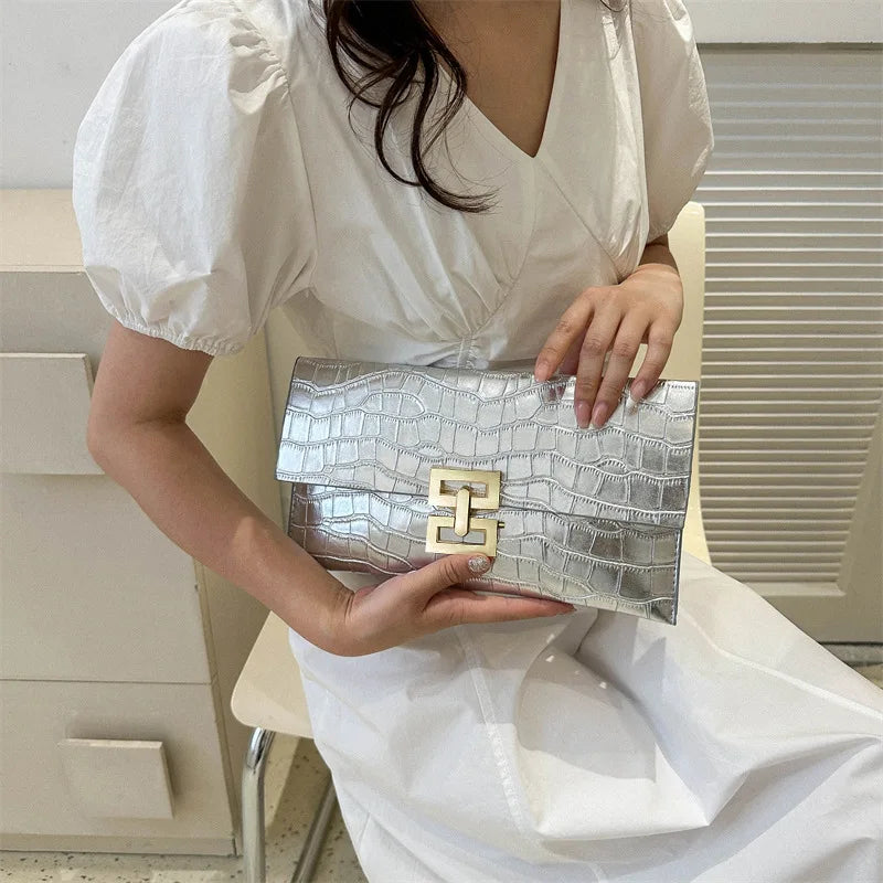 Women Casual handbag New Texture Niche Trend Handbag Bag Women's Fashion Simple Envelope Bag Vacation Handbag