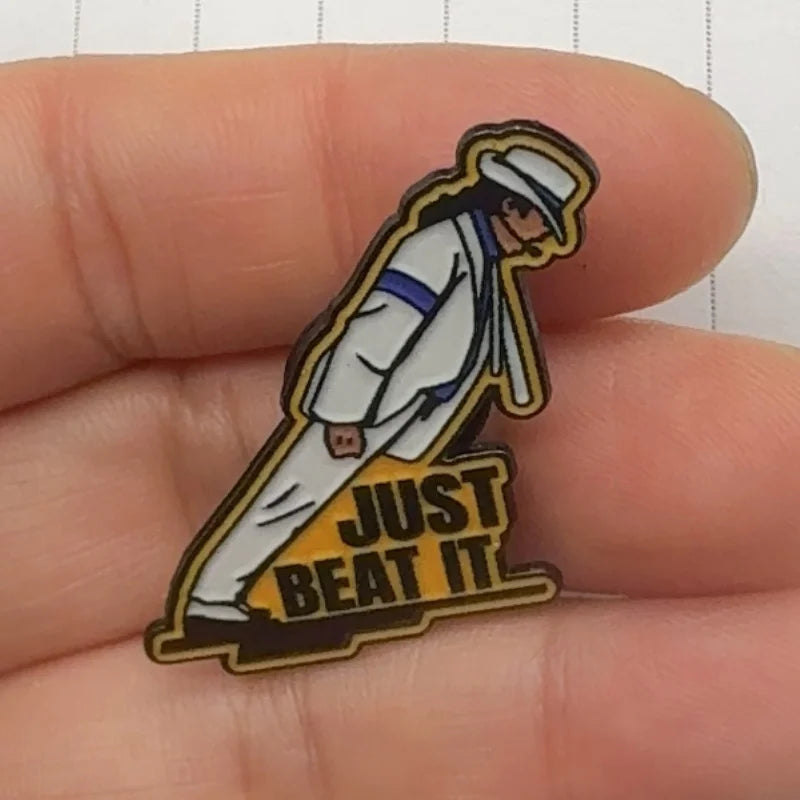 8pcs metal badge pin, king of pop music brooch, versatile bag decoration to give to friends