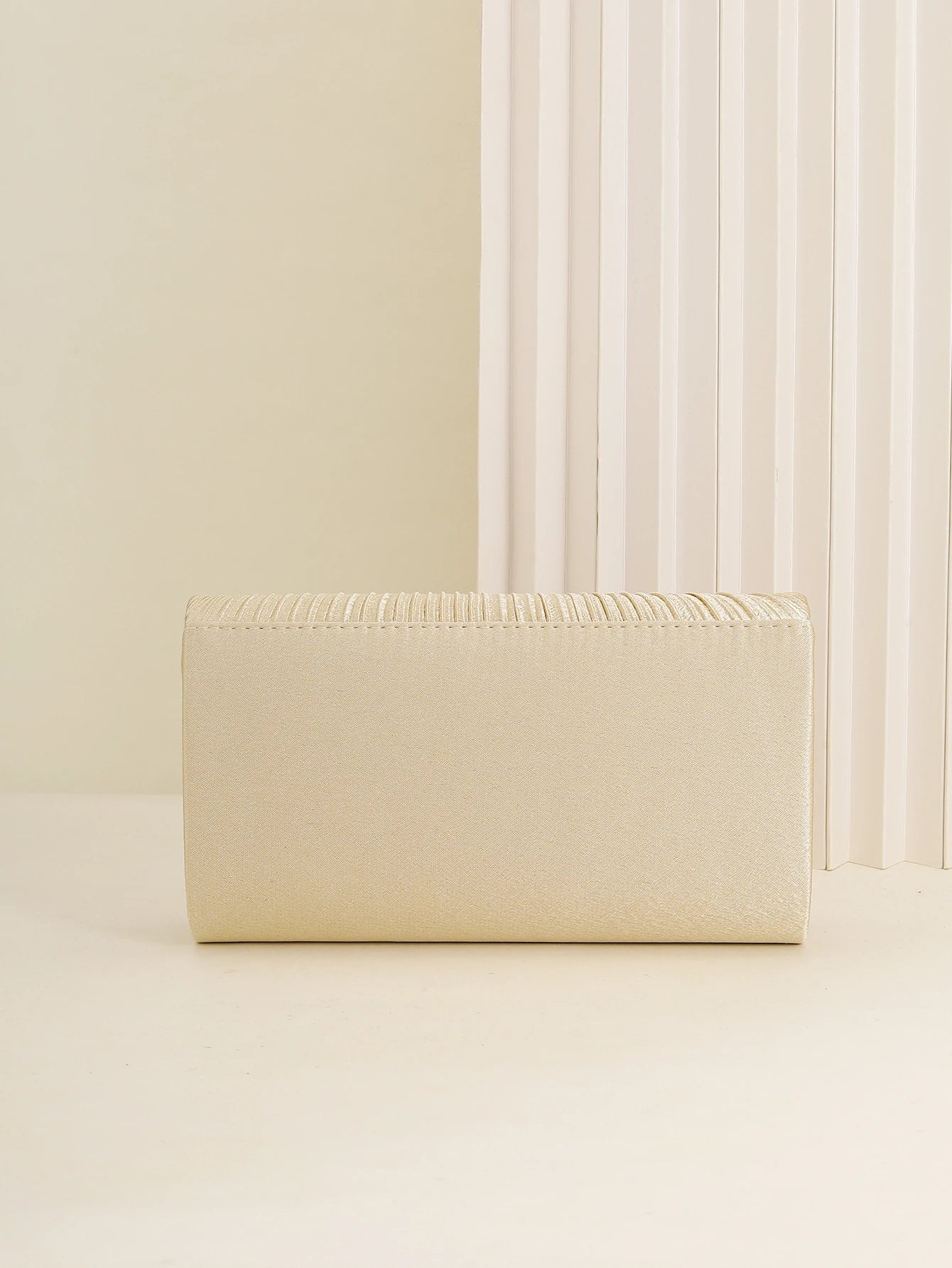 Women's Dinner Bag New Small Square Bag Chain Dinner Bag Pleat design, suitable for parties, weddings, proms, banquets