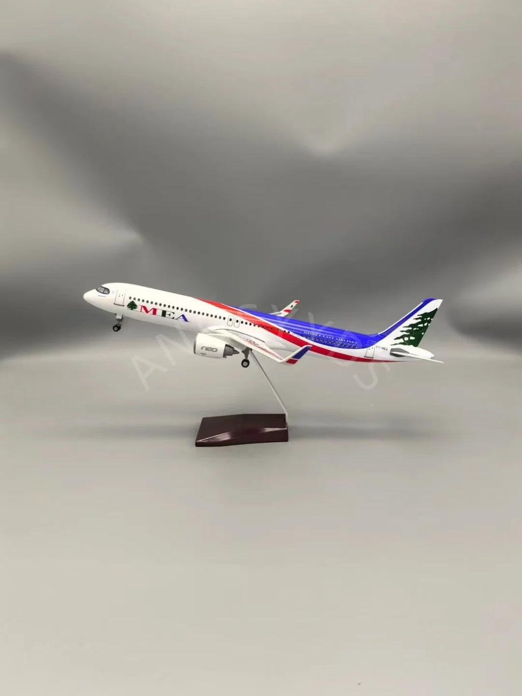 1/100 scale aircraft A321 Air MEA Middle East Airlines 44cm Diecast Toy plane Model T7-ME2 With Stand Collectible AirPlane Gift