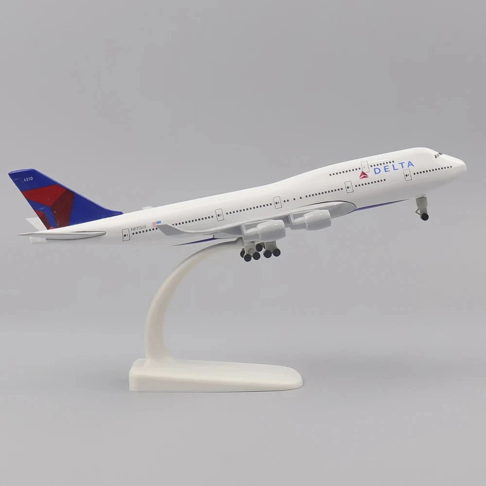 20CM Metal Aircraft Model B747 Delta Air Airlines Metal Replica Alloy Material Aviation Simulation Children's Birthday Gift For