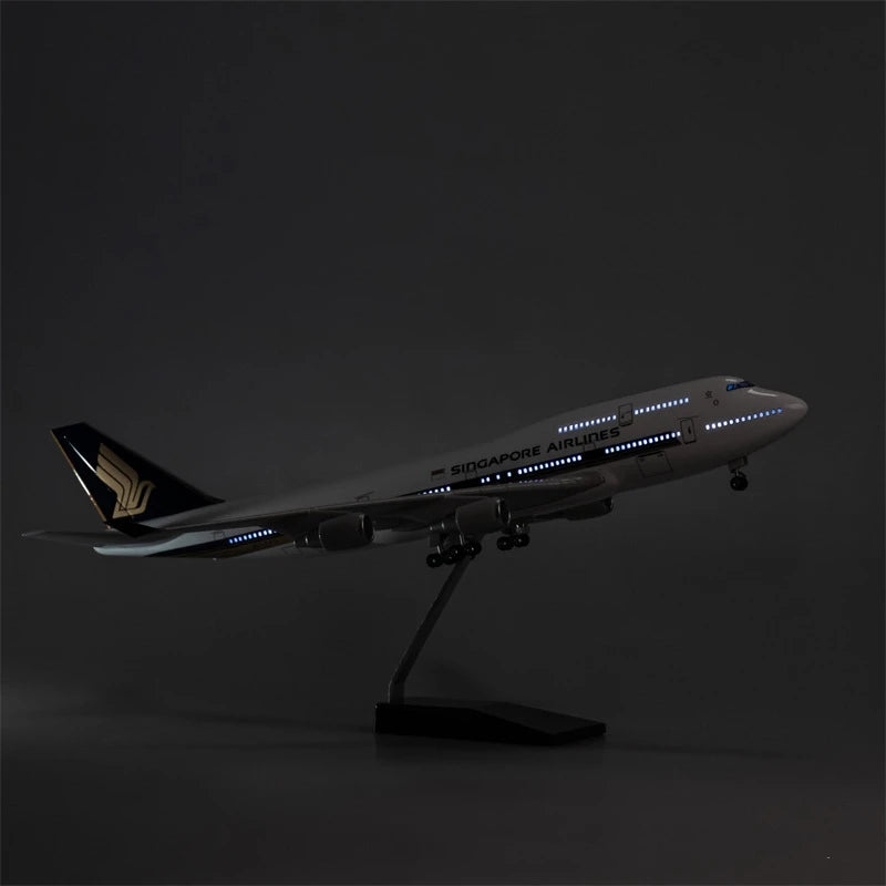 47CM diecast airplanes Singapore Airline b747 A380 a350 model planes With Light & Wheel resin Collection Aircraft Children's toy
