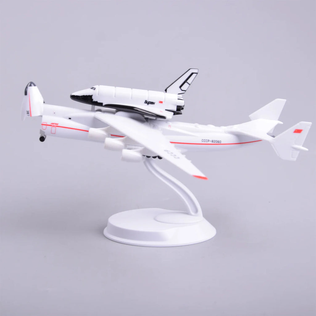 1:400 Scale Airplane Model Antonov AN225 Mriya Spacehuttle Transport Model Replica plane Toy Souvenir Hobby Collection gift
