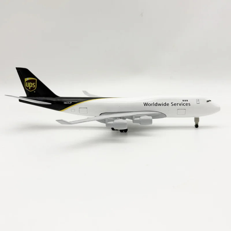 20cm Metal Model Planes B747 UPS Cargo Airways Diecast 1/300 Scale Miniature Airplane Kit With Stand Aviation Souvenir Ornaments