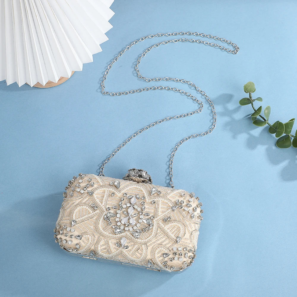 New diamond-studded evening bag - pearl flower bridal bag, paired with evening dress elegant hostess bag with a slanted design