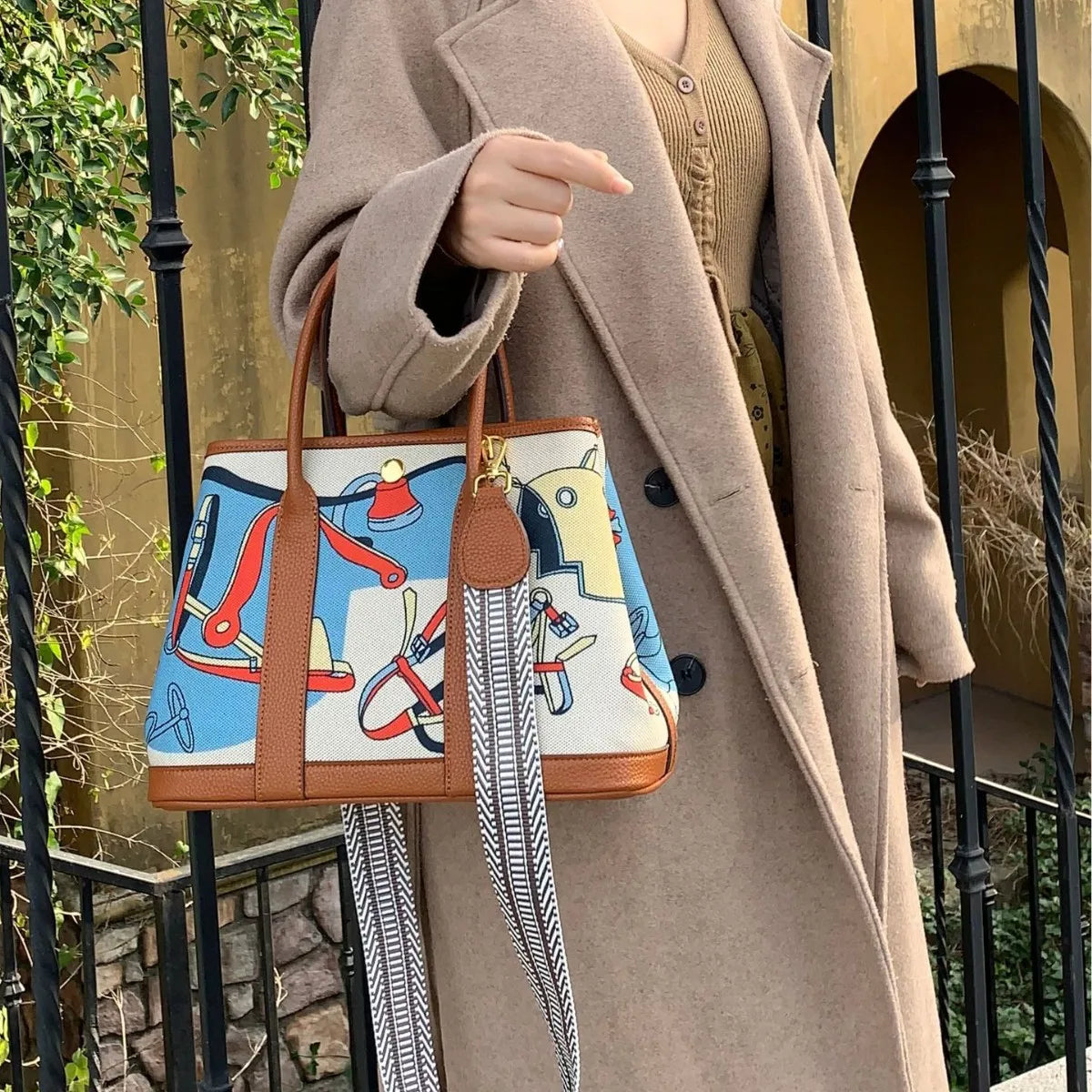 Classic Luxury Everyday Designer Diaper Bag Women Fashionable Leather Tote Large Capacity Elegant Crossbody Handbag Versatile