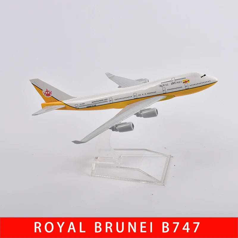 JASON TUTU B747 Airplane Model B777 Aircraft Model Diecast Metal 1/400 Scale Adult Children Collection For Display Show Gift