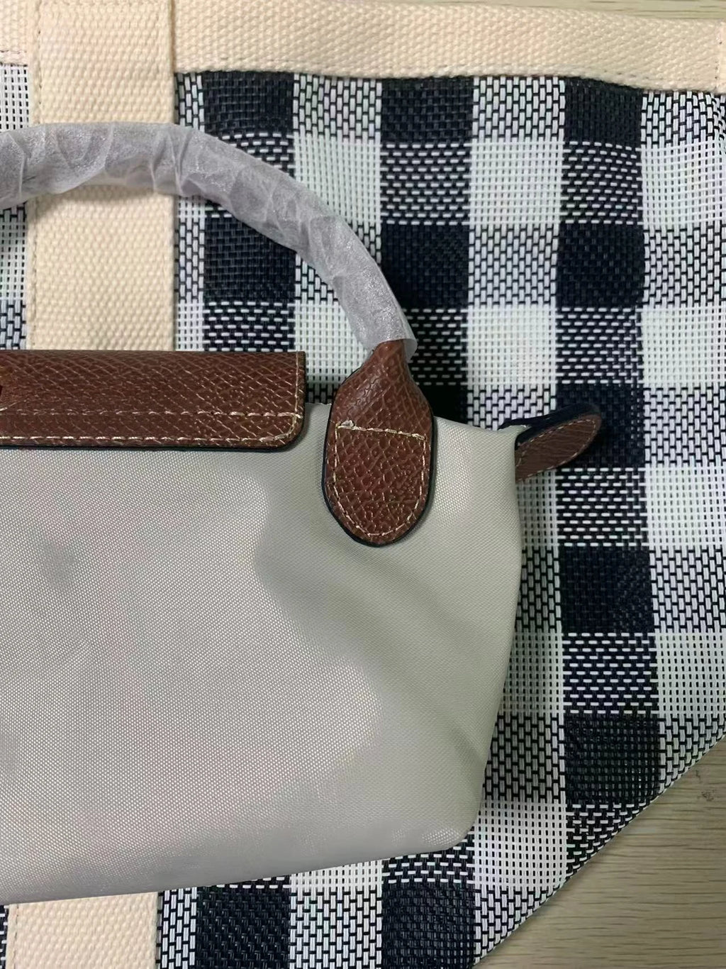 Trendy Style 2026 High-Quality Dumpling Skin Nylon Handbag, Crossbody Bag, Mini Coin Purse, Delicate and Compact Women's Bag