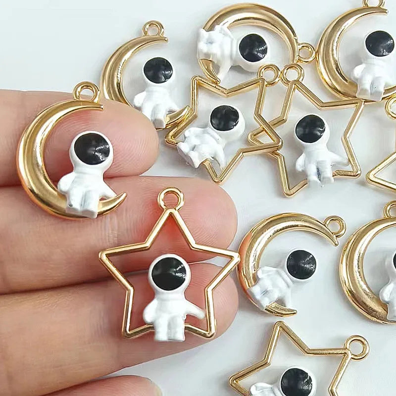10pcs Cute Pick Up Stars Astronaut Charms Alloy Enamel Charm Pendant For Jewelry Making DIY Couple Bracelets Floating