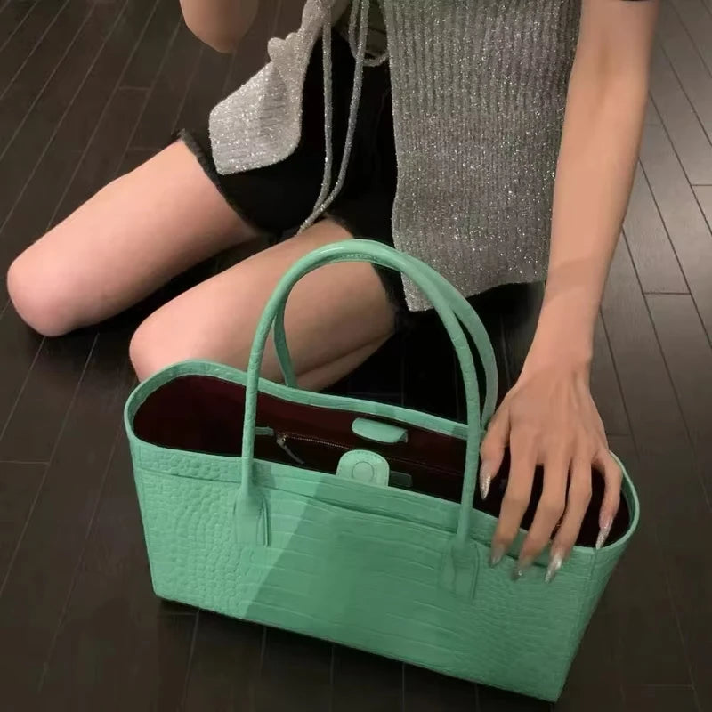 Crocodile-embossed Tote Bag Large Capacity Elegant Green Shoulder Handbags for Woman Elegant Pu Leather Bags Genuine Luxury