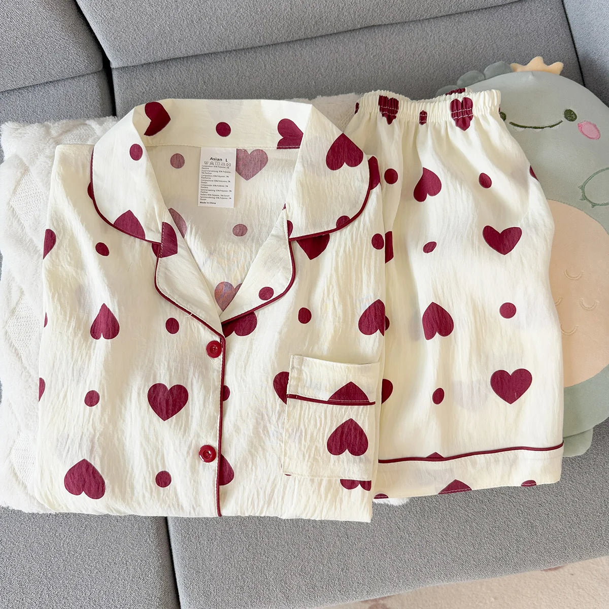 Women's Summer Pajamas, Thin Style with Heart-Shaped Pattern, Short-Sleeved Shorts, Sweet and Cute, Can Be Worn Outside in Summer, Two-Piece Home Wear Set