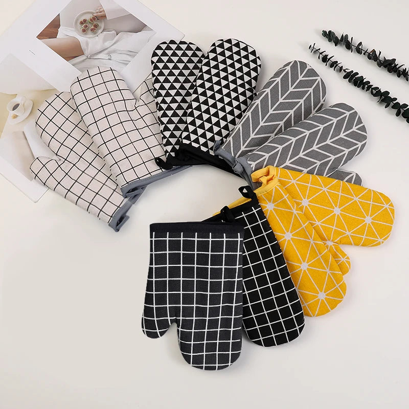 2PCS high-temperature resistant oven gloves, anti scalding, anti slip, thickened cotton and linen insulation gloves, household m