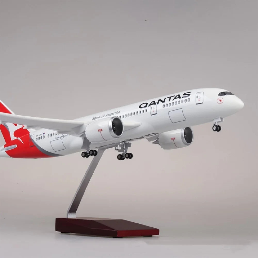 B787 Qantas Airways 47cm 1/130 Scale Aircraft Models Kit Diecast Airplane Resin With Light & Stand Toy Planes For Children Gift