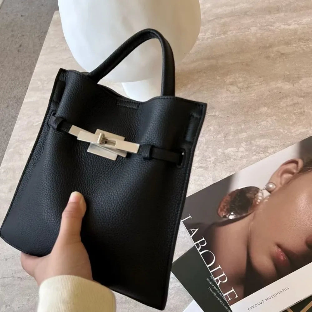 2026 New First-layer Cowhide Bucket  Women's Versatile Niche Medieval Exquisite Hand Carry Messenger Tote Bag Casual Fashion