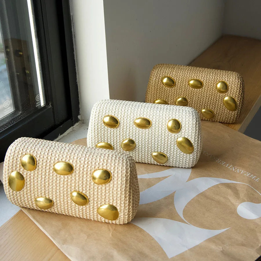 simple temperament, elegant dinner party, casual and high-end box bag, fashionable polka dot shoulder messenger bag.