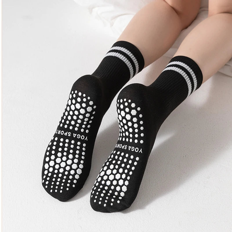 Dreamlikelin 1 Pair Women's Mid-Calf Yoga Socks Non-Slip Breathable & Sweat-Wicking Floor Socks for Pilates, Dance ,Workout |