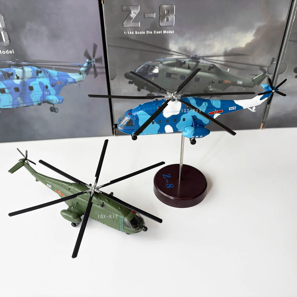 Diecast  1: 144 Scale Armed Aircraft With Propellers Straight 8 Z8 Model WZ-8 Z-8 Dolphin Helicopter Alloy Model Gifts