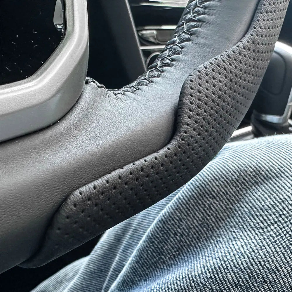 Steering Size 36-38cm Universal Non-slip Round Breathable Leather Car Steering Wheel Cover Protector Suitable Auto Accessories