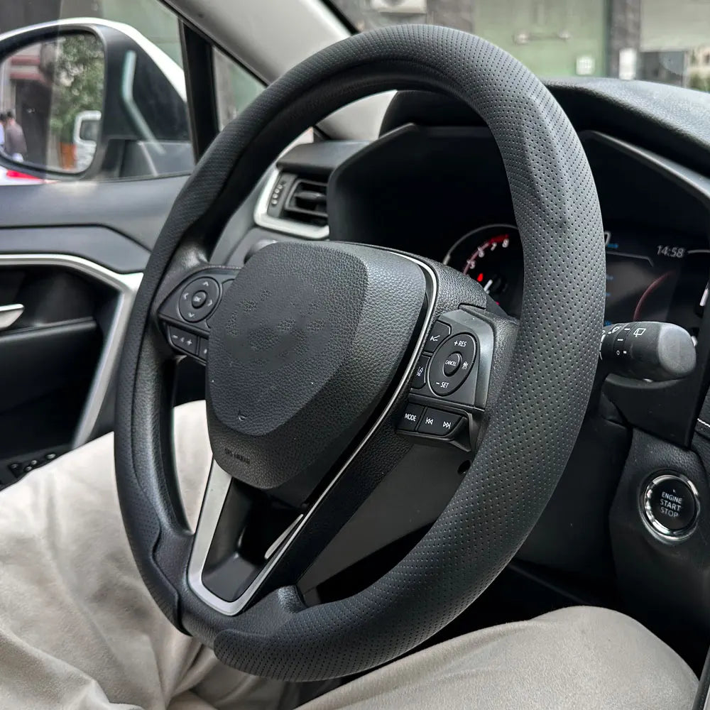 Steering Size 36-38cm Universal Non-slip Round Breathable Leather Car Steering Wheel Cover Protector Suitable Auto Accessories