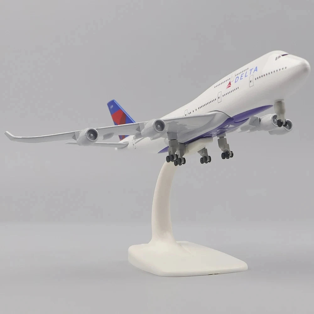 20CM Metal Aircraft Model B747 Delta Air Airlines Metal Replica Alloy Material Aviation Simulation Children's Birthday Gift For