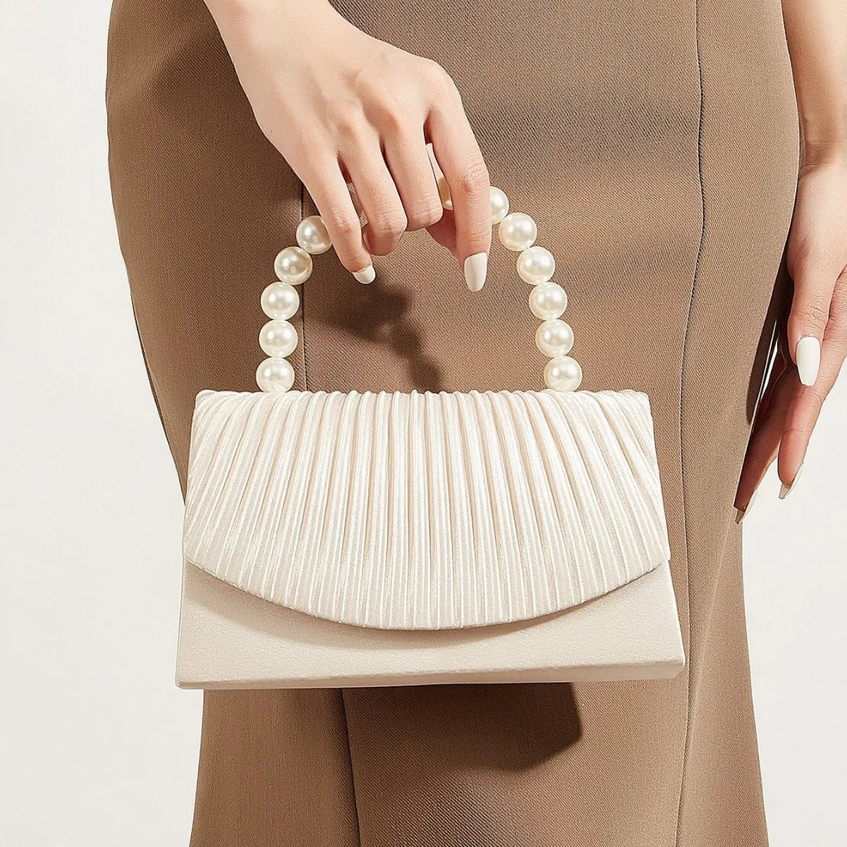 New Satin Dinner Bag High-end Banquet Clutch Bag Dress Fashion Clutch Small Square Bag Metal Chain Shoulder Bags Wedding Part