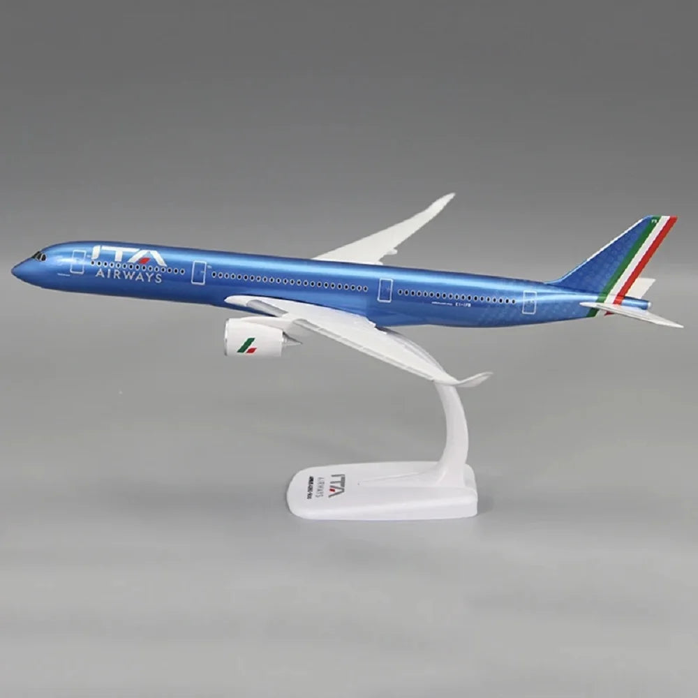 1/200 Scale Toy Airplane A350-900 Italy ITA Airline Aircraft Model Toy Planes Plastic ABS Assembly Plane Toy For Collection