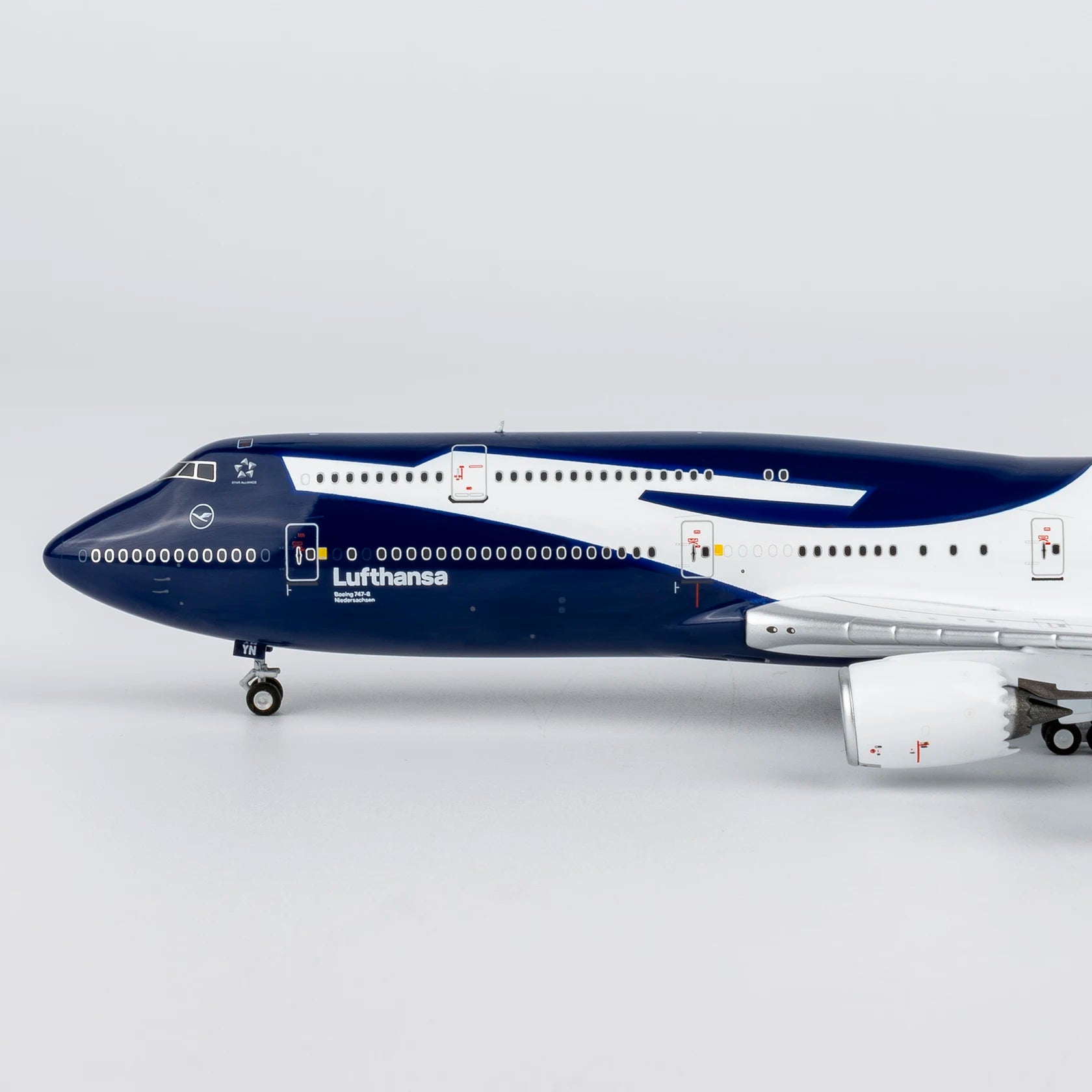 78046 Alloy Collectible Plane Gift NG Models 1:400 Lufthansa Airlines "StarAlliance" Boeing 747-8i Diecast Aircraft Model D-ABYN