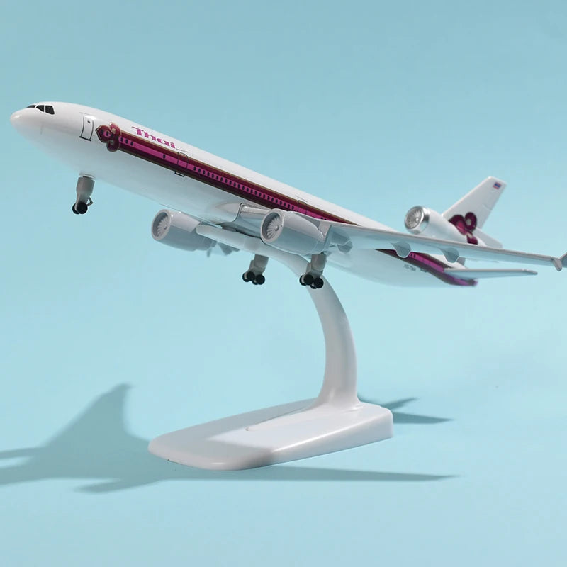 JASON TUTU 20CM THAI McDonnell Douglas MD-11 Plane Airplane Model Aircraft Model Diecast Metal Planes Collect Gifts