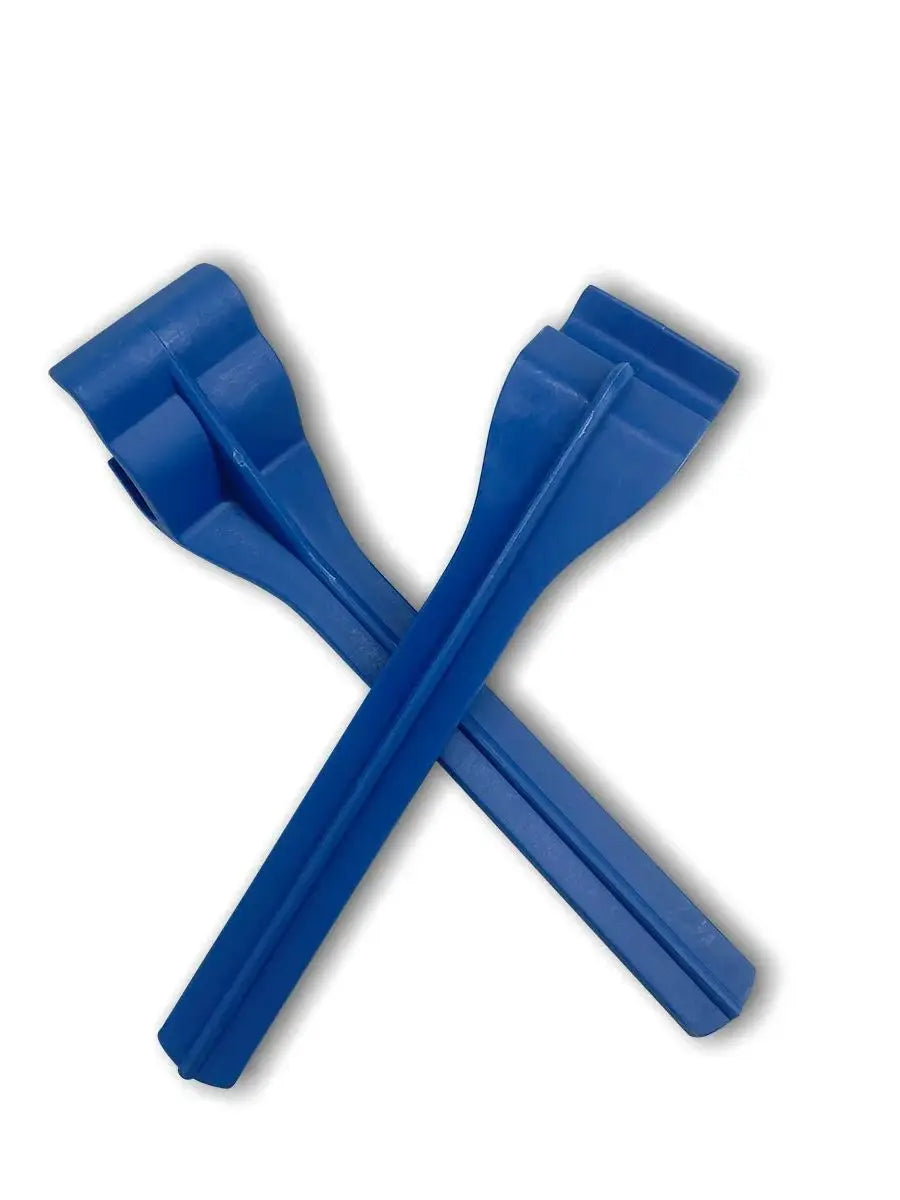 Sterilization tray holder with heat-resistant clips for autoclave tools