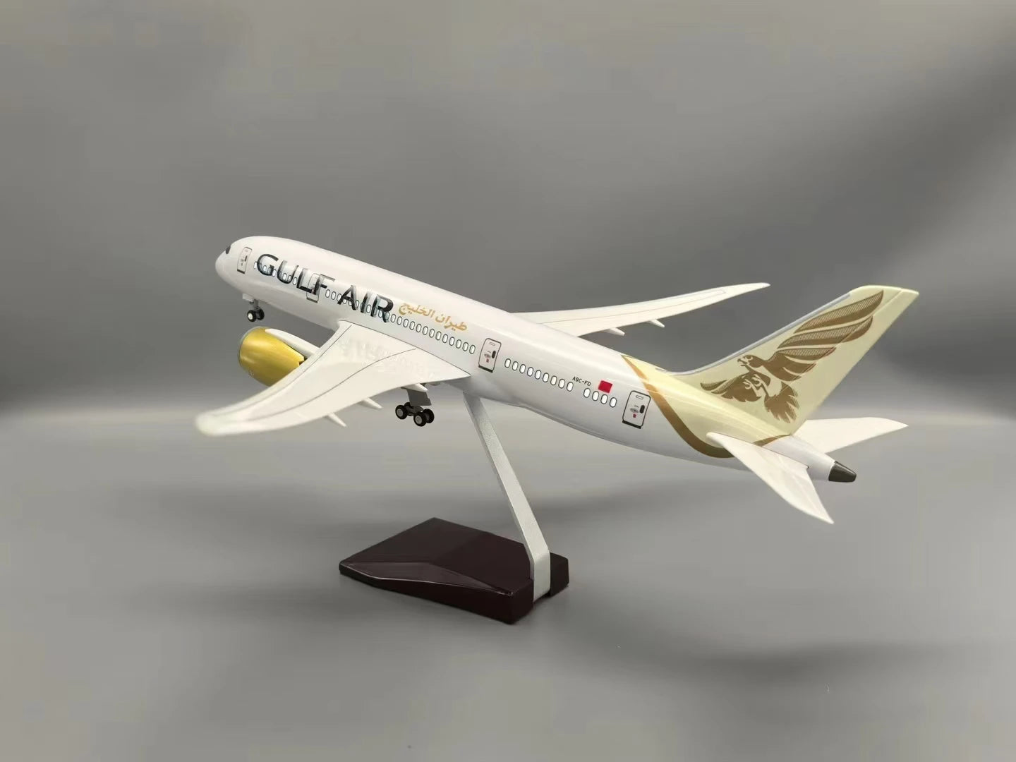 Diecast Plane Mode 47CM plane toy boys 1/130 Scale B787 Gulf Air Airline Airplane Model 787 Aircraft Replica Plane Toys