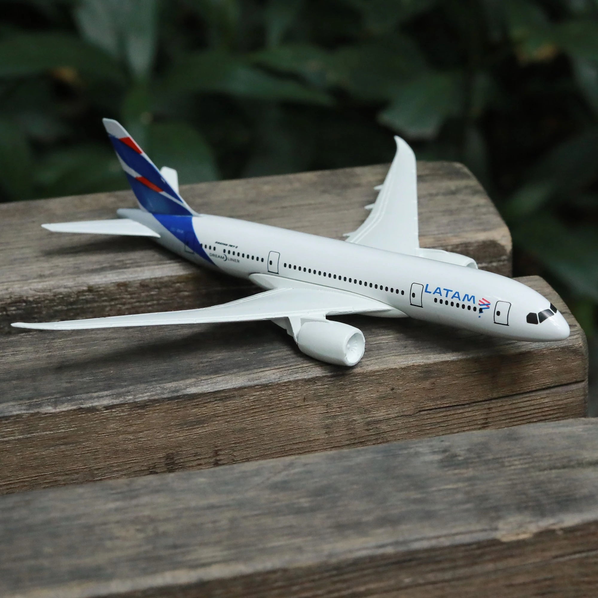 Scale 1:400 Metal Diecast Airplane Replica 15cm Airlines Boeing Airbus Model Aircraft 320 350 380 747 777 787 Miniature Toy