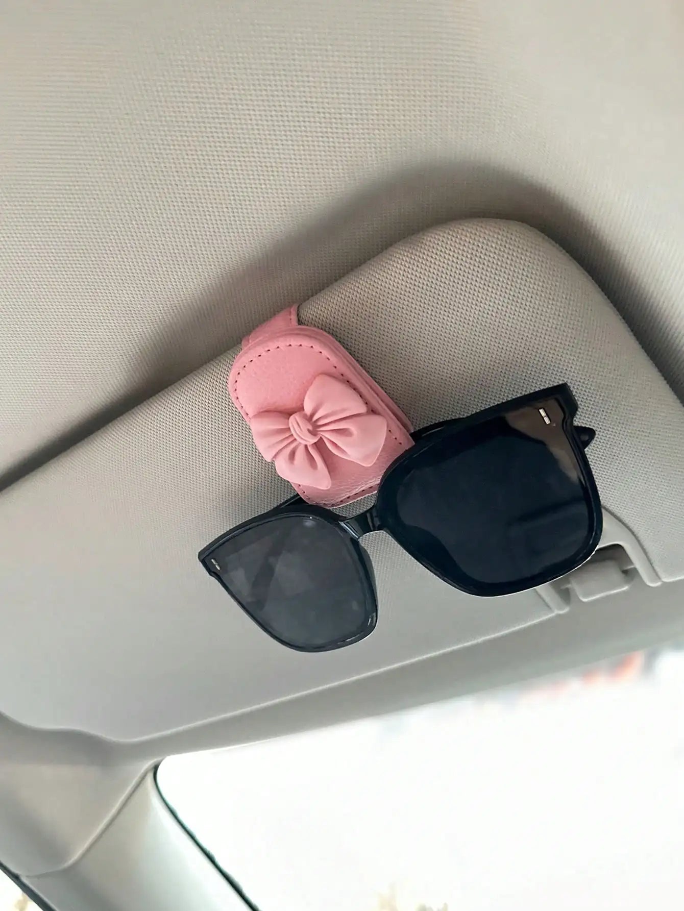 Car Sun Visor Glasses Clip Bow Cute Pink Interior Sunglasses Storage Rack, Car Accessories