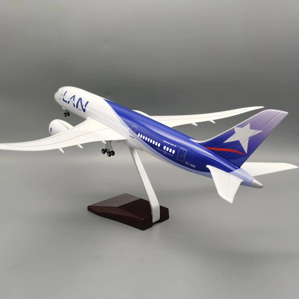 B787 Toys Plane 47CM Chile LAN Airline Airplane Model Toy  1/130 scale Miniature Plane With Light and Wheel for Collection Displ