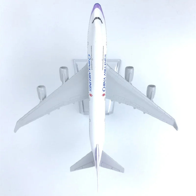 Display 16CM Aircraft China Airlines 747 with Landing Gear Taiwan B747 Alloy Plane Model Toys Children Gift for Collection