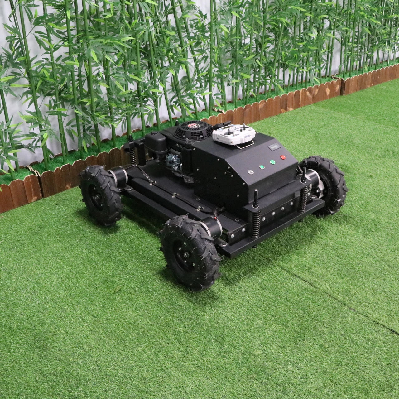 Customized Cutting Width of 550mm Lawn Mower, Powerful & Durable Remote Lawn Mower, 500m Remote Control Distance Lawn Mower