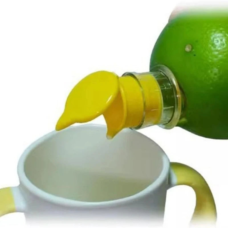 Portable Lemon Squeezer Plastic Resuable Lightweight Juices Reamer Washable Manual Juices Reamer Built in Filter for Home Travel