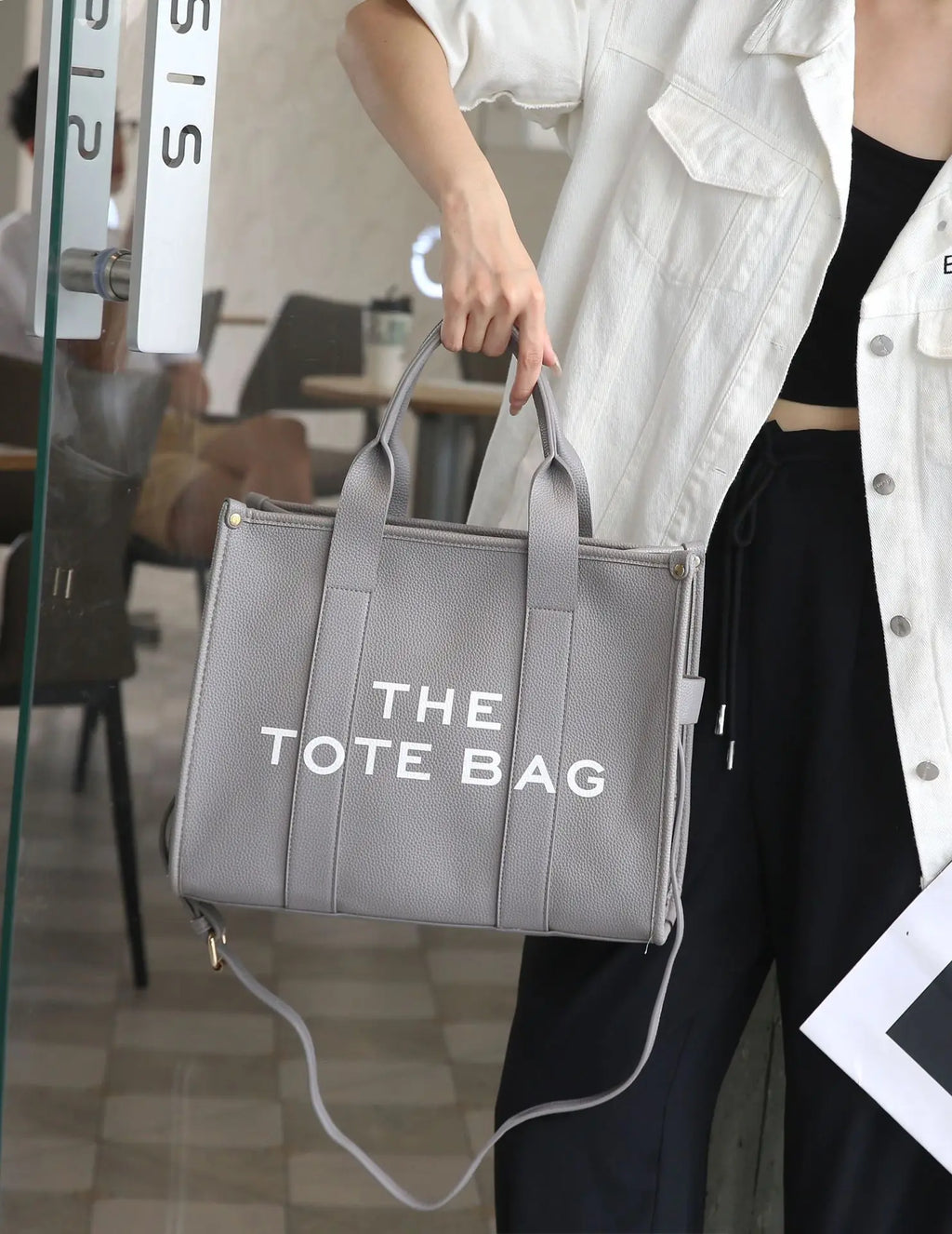 New product, new shoulder crossbody bag, high-end Korean letter tote bag, portable and lightweight cross-border bag