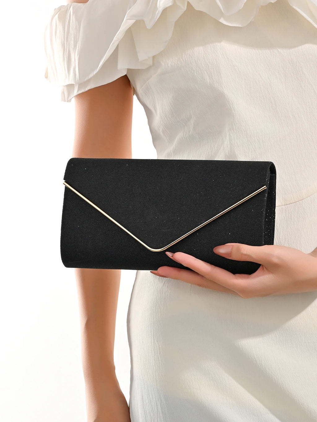 V-shaped hardware accessories with detachable chains for crossbody or handheld use, suitable for parties, weddings