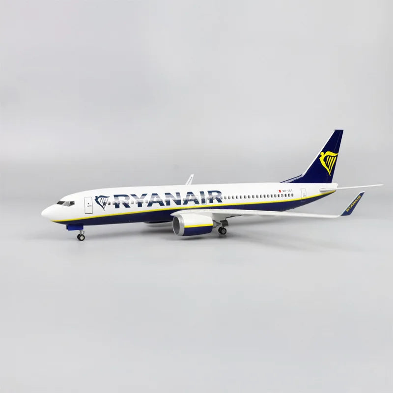 47CM Scale B737 Ryanair Airplane Model Plane Toy Flying 737-8 Diecast Resin Aircraft Toys with Light & Wheel Decoration
