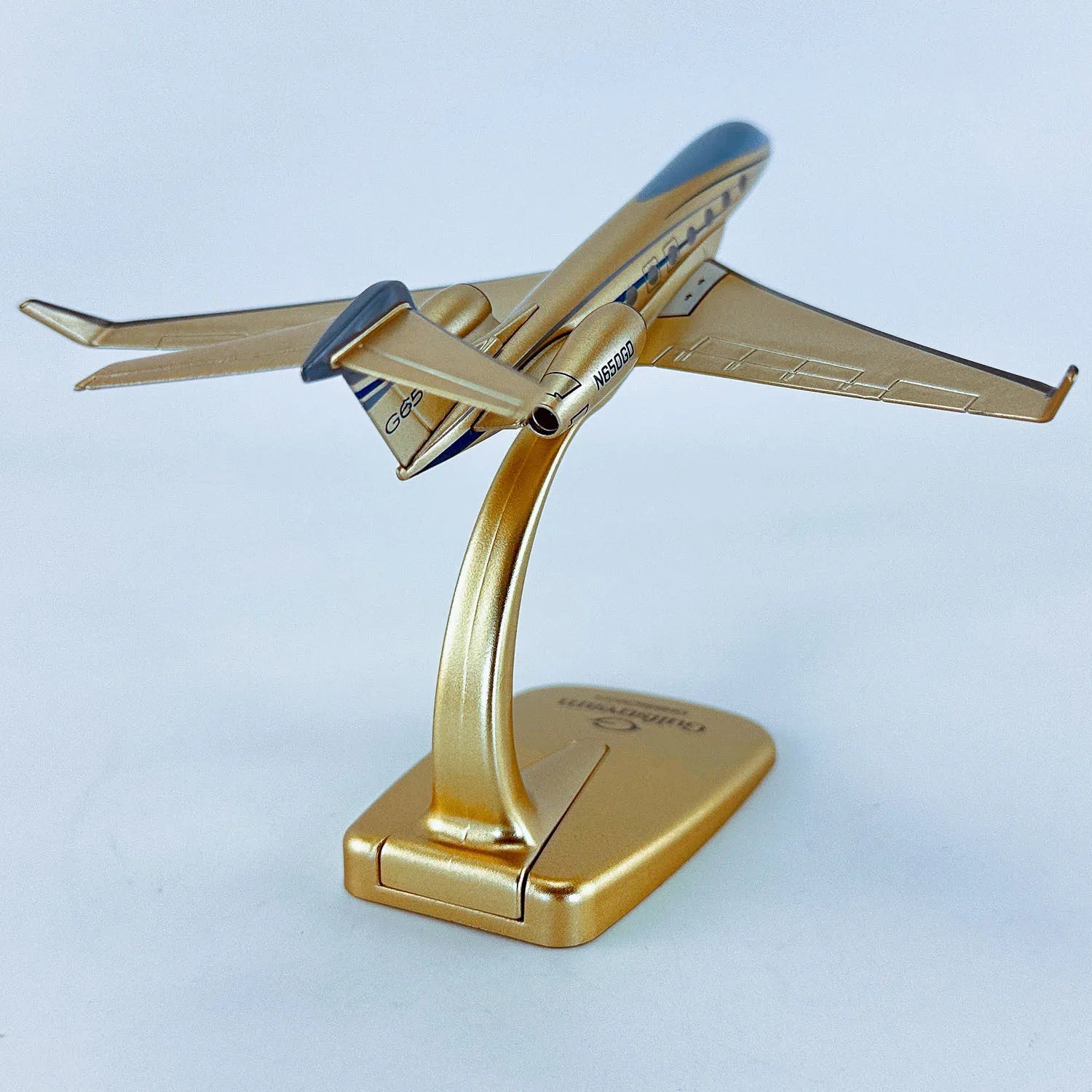 16cm 1/200 Scale Business Jet Gulfstream G650 Diecast Metal Airplane Model Toy Kits with Stand for Collections Displays or Gift