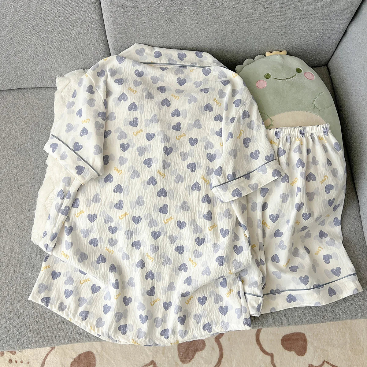 Women's Summer Thin Pajamas with Heart-Shaped Pattern, Short-Sleeved Shorts, Sweet and Cute, Can Be Worn Outside in Summer, Two-Piece Home Wear Set