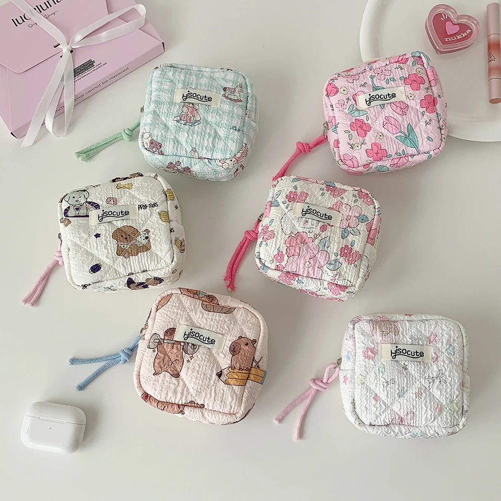 Hot Selling Fashion Flower Quilted Mini Square Storage Bag Makeup Bag Cute Girl Headphone Bag Zero Wallet Women Accessories Bag