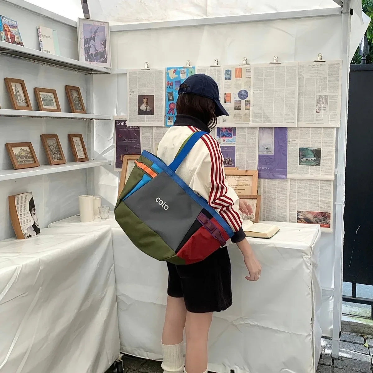 30L rainbow-colored patchwork nylon tote bag, large capacity with multiple side pockets, lightweight shoulder bag, suitable for shopping, travel, and daily outdoor activities.