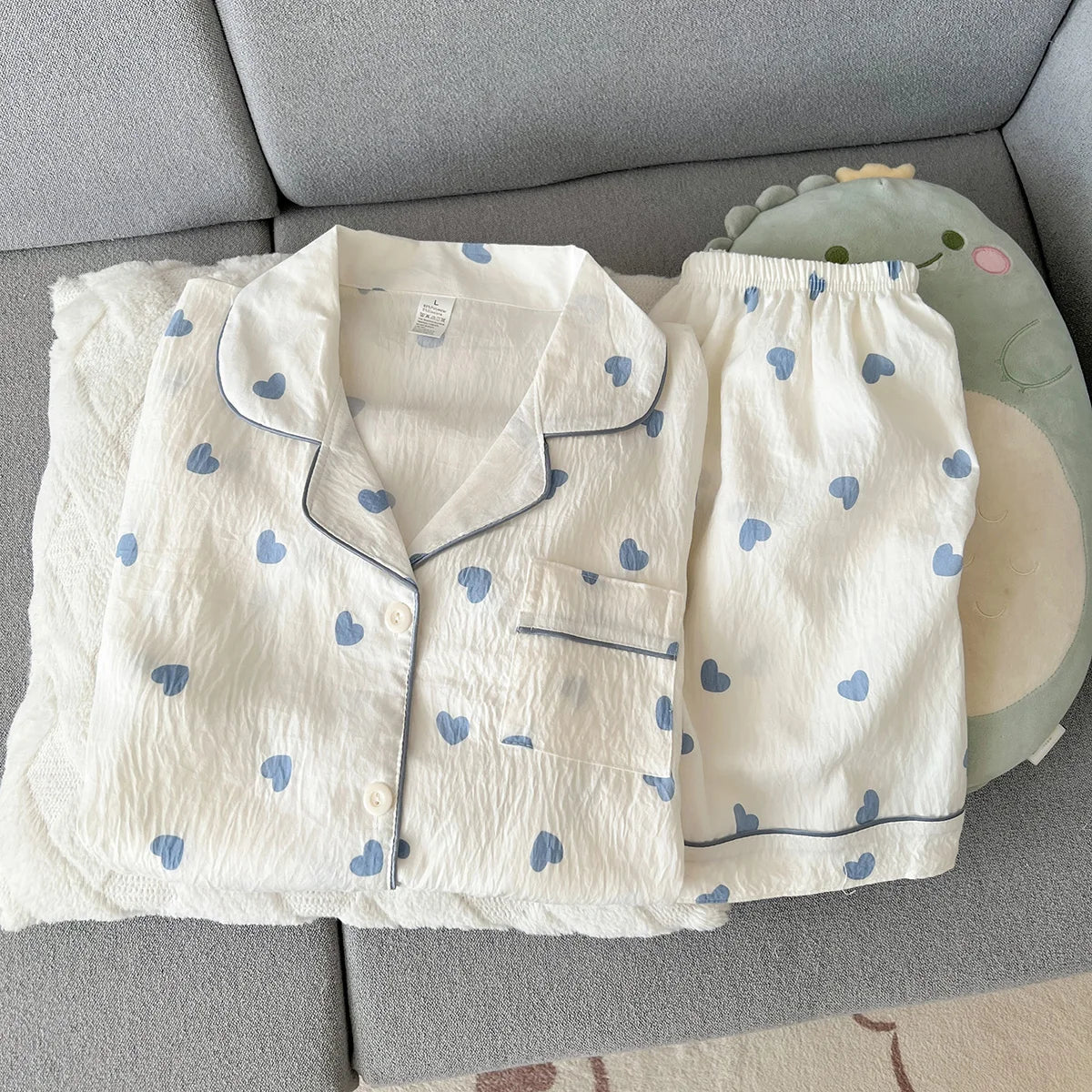 Women's Summer Thin Pajamas with Heart-Shaped Pattern, Short-Sleeved Shorts, Sweet and Cute, Can Be Worn Outside in Summer, Two-Piece Home Wear Set