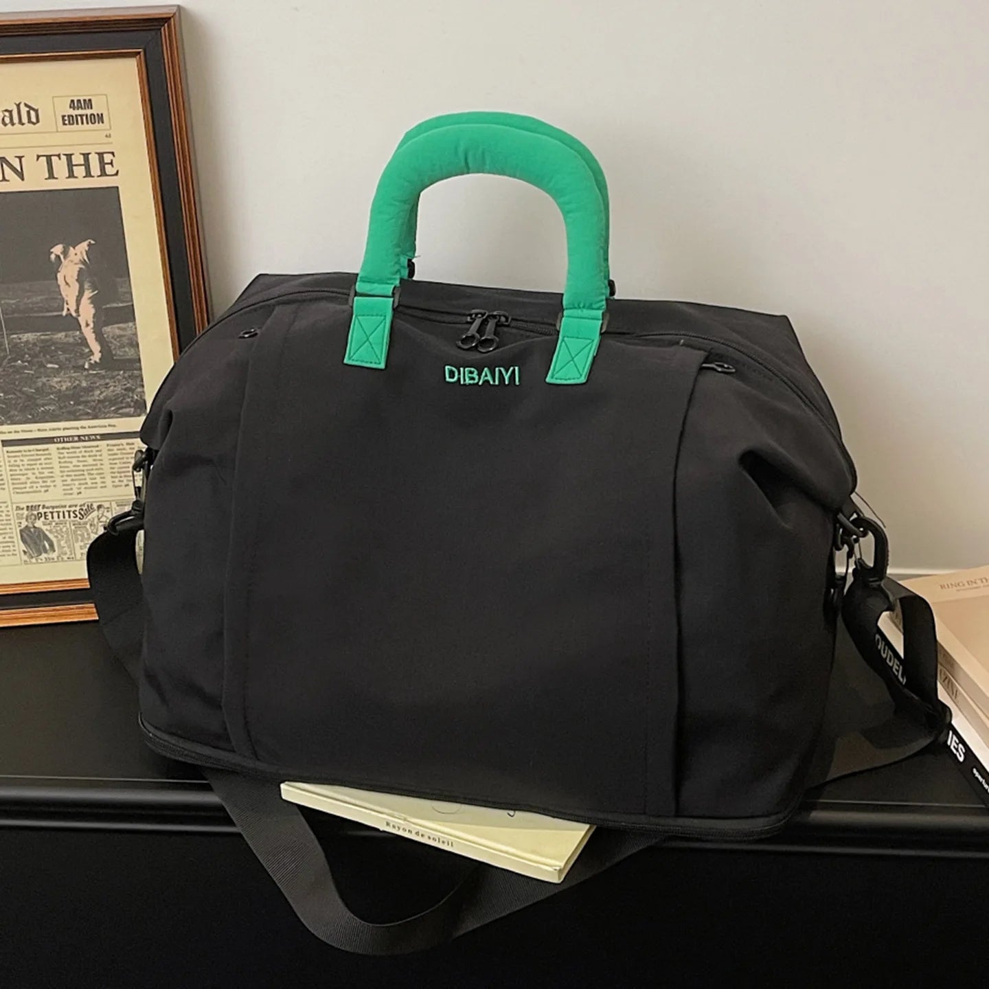 Expandable Portable Travel Bag with Large Capacity Handheld Shoulder Bag for Yoga Fitness Ideal for Lightweight Outings