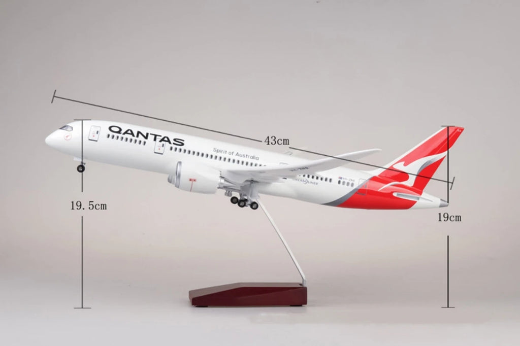 B787 Qantas Airways 47cm 1/130 Scale Aircraft Models Kit Diecast Airplane Resin With Light & Stand Toy Planes For Children Gift